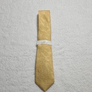 Luxurious Gold Patterned Tie